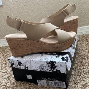 Chinese laundry Dreamful newbuck sandals!